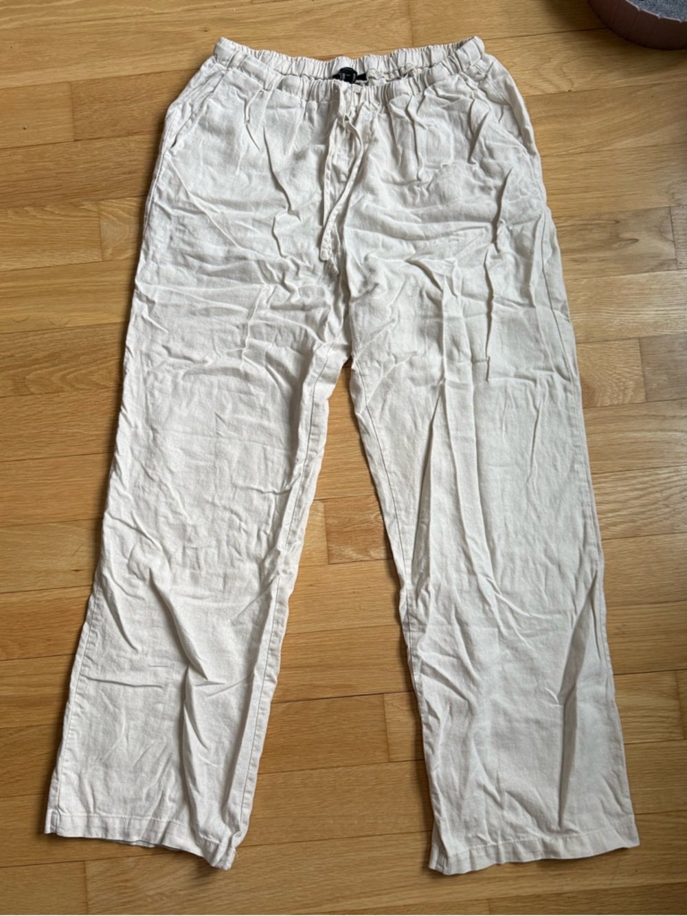 women’s  Lightweight Drawstring Pants in Off-White